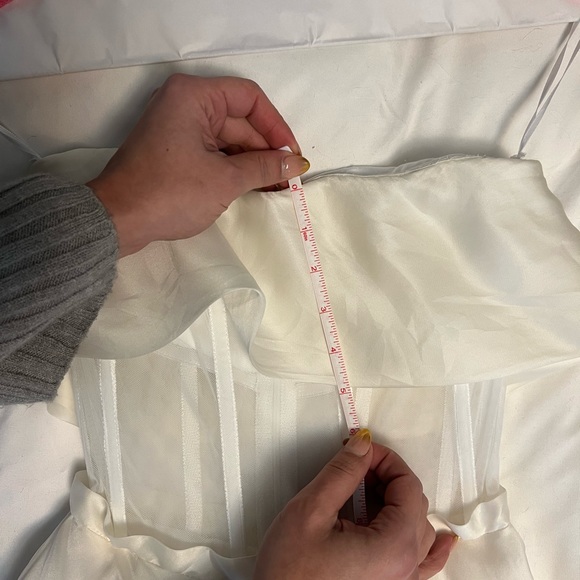 Katherine Tash REN wedding dress - Picture 11 of 14